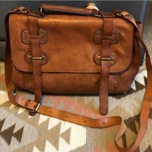 Patricia Nash Messenger